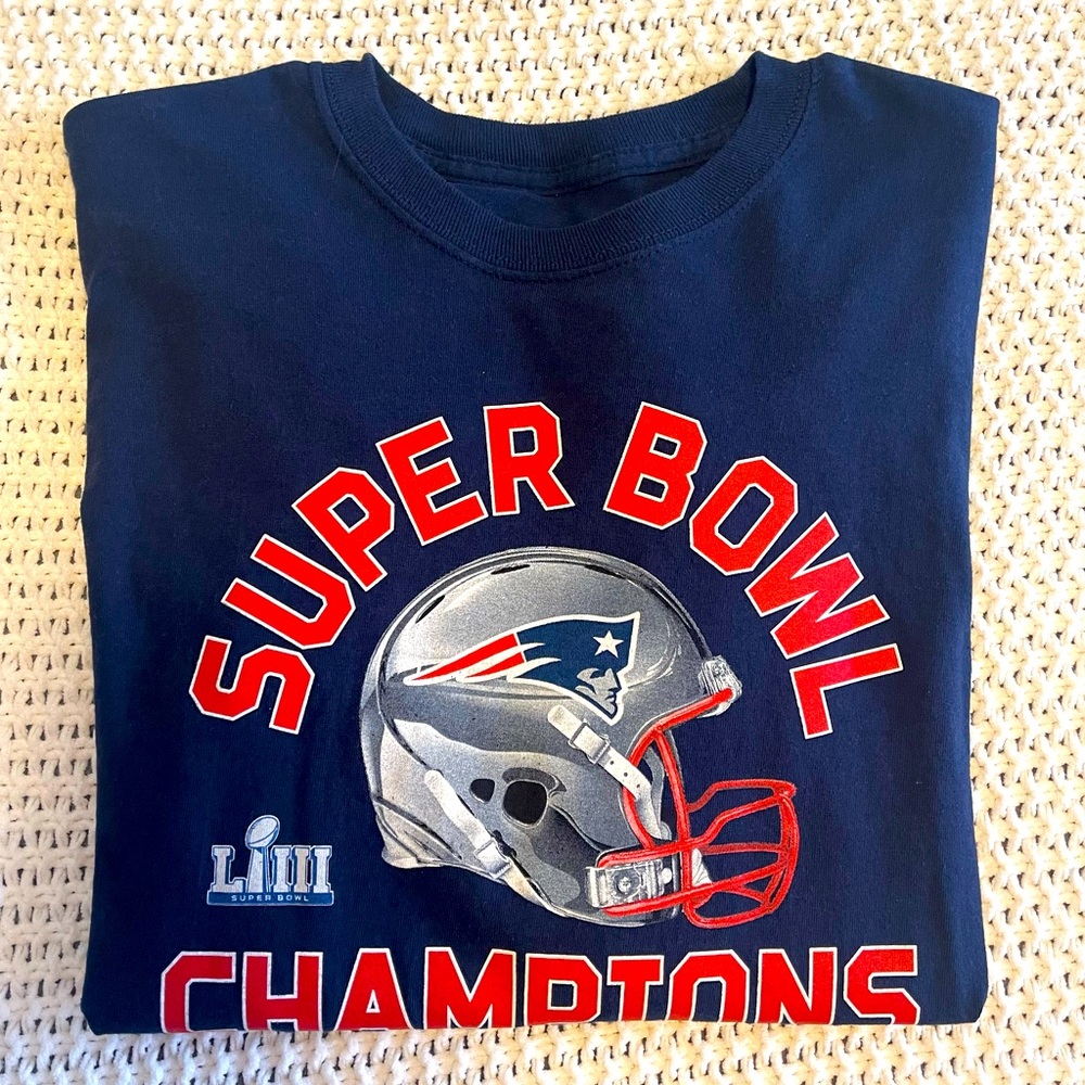 (NWT) Fanatic Patriots Long Sleeve Super Bowl LIII champions shirt size medium